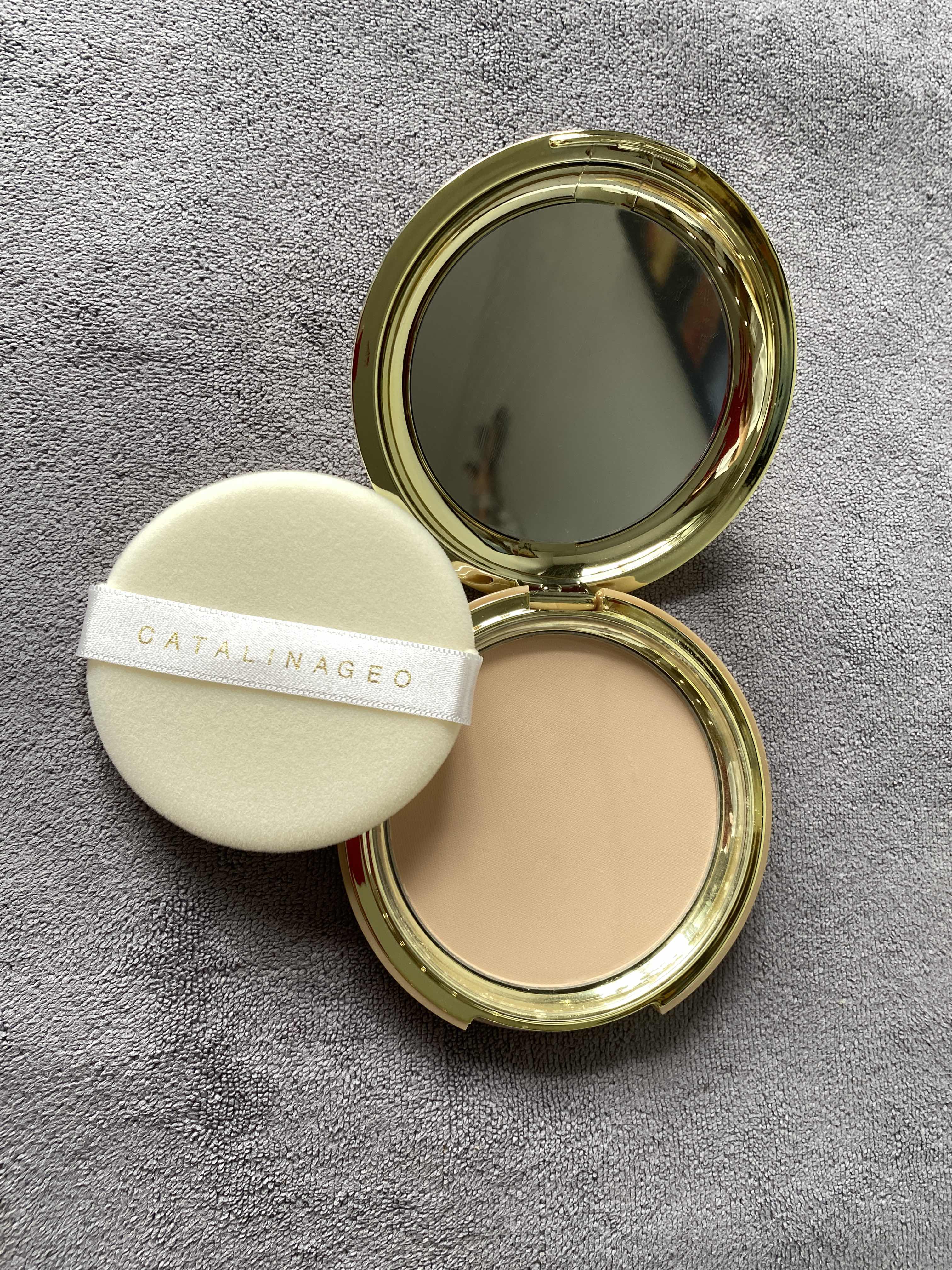 Phấn Phủ Dạng Nén Siêu Mịn Geo Lamy Catalina Golden Pact - Chì Không Chứa, Che Phủ Lỗ Chân Lông Tự Nhiên, Dành Cho Mọi Loại Da