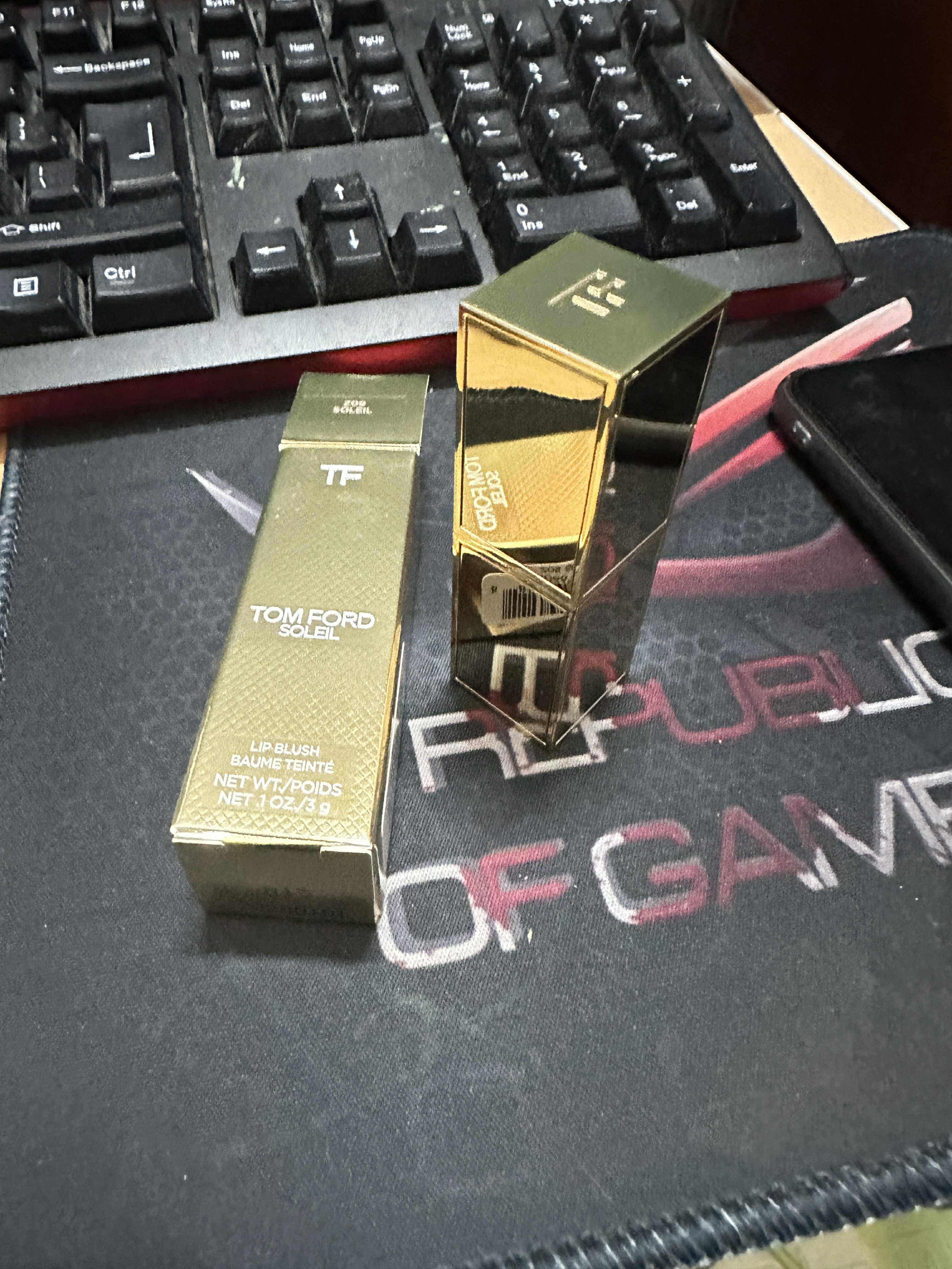 Son Dưỡng Thạch Tom Ford 24K Gold Z09 Soleil Lip Blush - Son Dưỡng Cao Cấp, Hiệu Ứng Căng Bóng, Hồng Nữ Tính, Sang Trọng