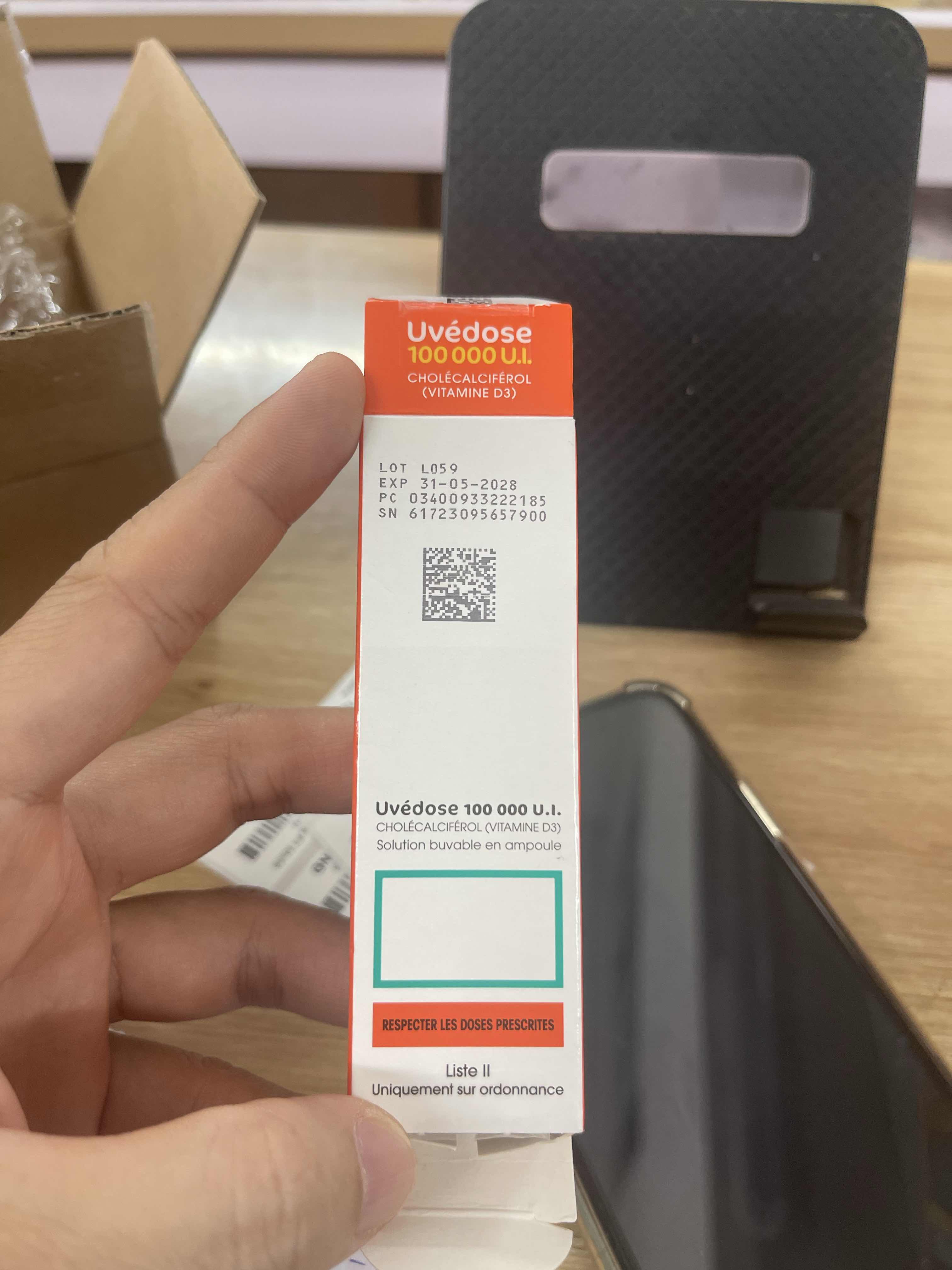 Vitamin D3 Uvedose 100000 UI - Bổ Sung Vitamin D cho Trẻ Từ 18 Tháng, Hỗ Trợ Phát Triển Chiều Cao và Ngăn Ngừa Còi Xương