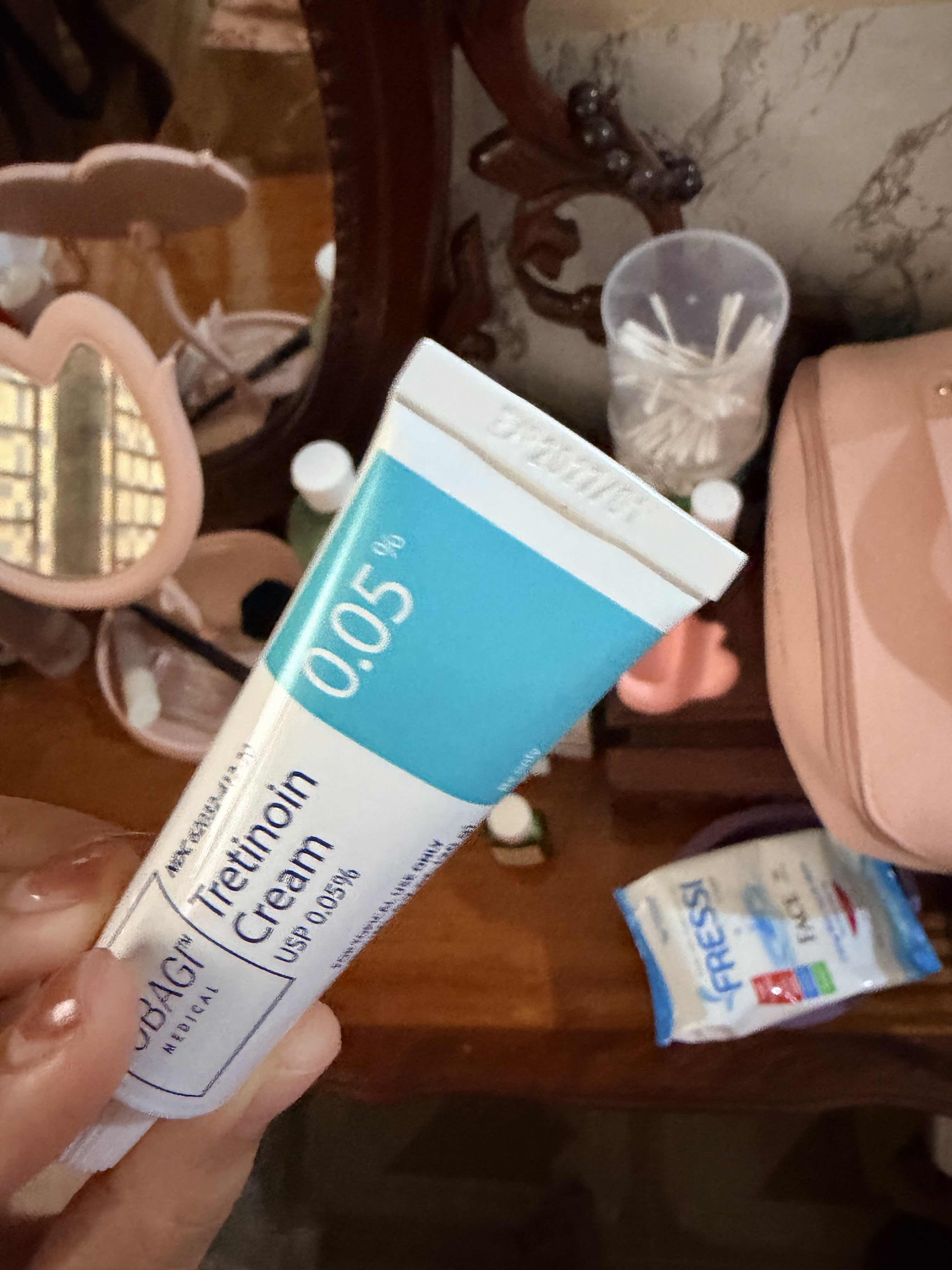 Kem Ngừa Mụn Trẻ Hoá Da Obagi Tre Cream 0.05% - Giải Pháp Hiệu Quả Cho Mụn Trứng Cá Và Làm Trẻ Hóa Da 20g