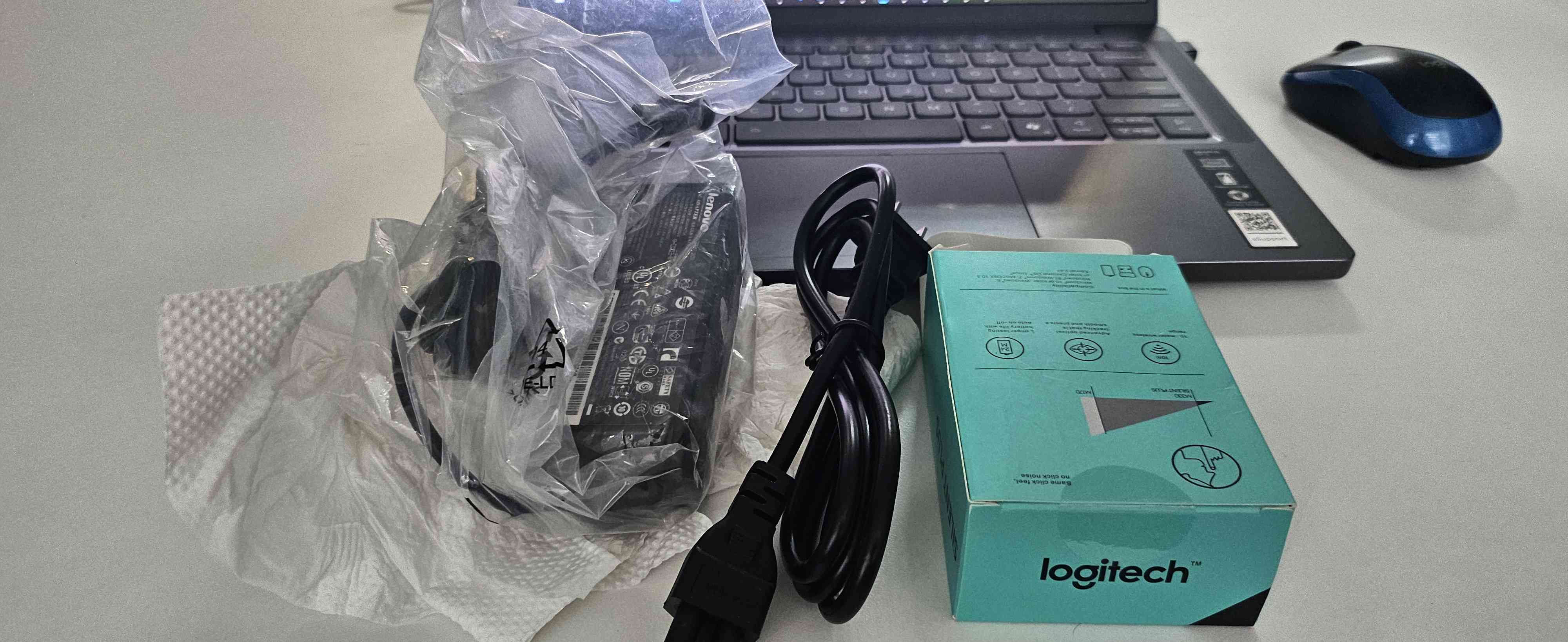 Chuột Không Dây Logitech M330 Silent Plus - Chuột Văn Phòng Yên Tĩnh Công Nghệ SilentTouch, Kết Nối USB Tiết Kiệm Pin, Thiết Kế Công Thái Học