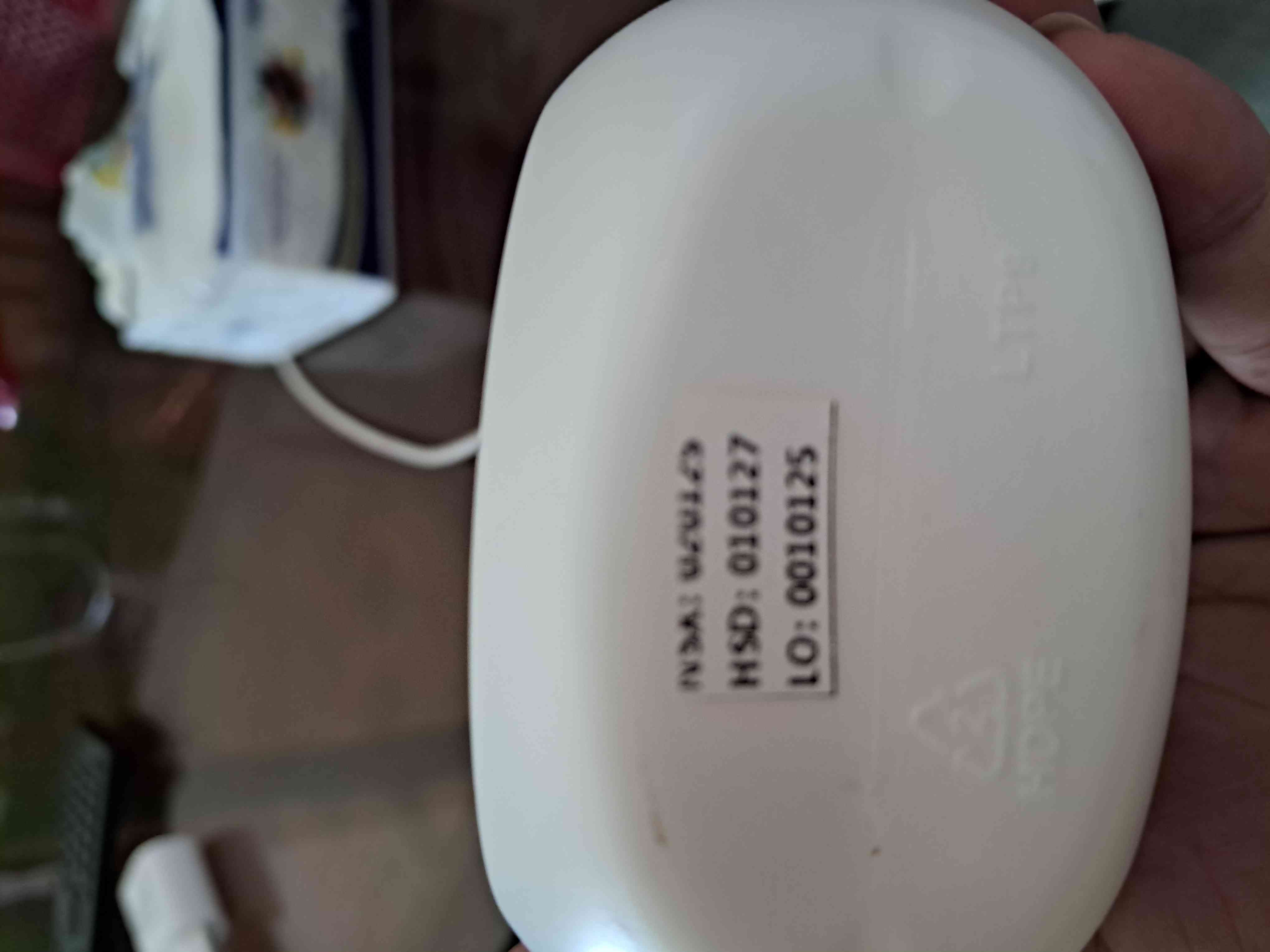 Dung dịch vệ sinh phụ nữ Hana Soft Silk 150g màu xanh - Giúp se khít, cấp ẩm và làm sáng da vùng kín an toàn, tự nhiên từ Nhật Bản