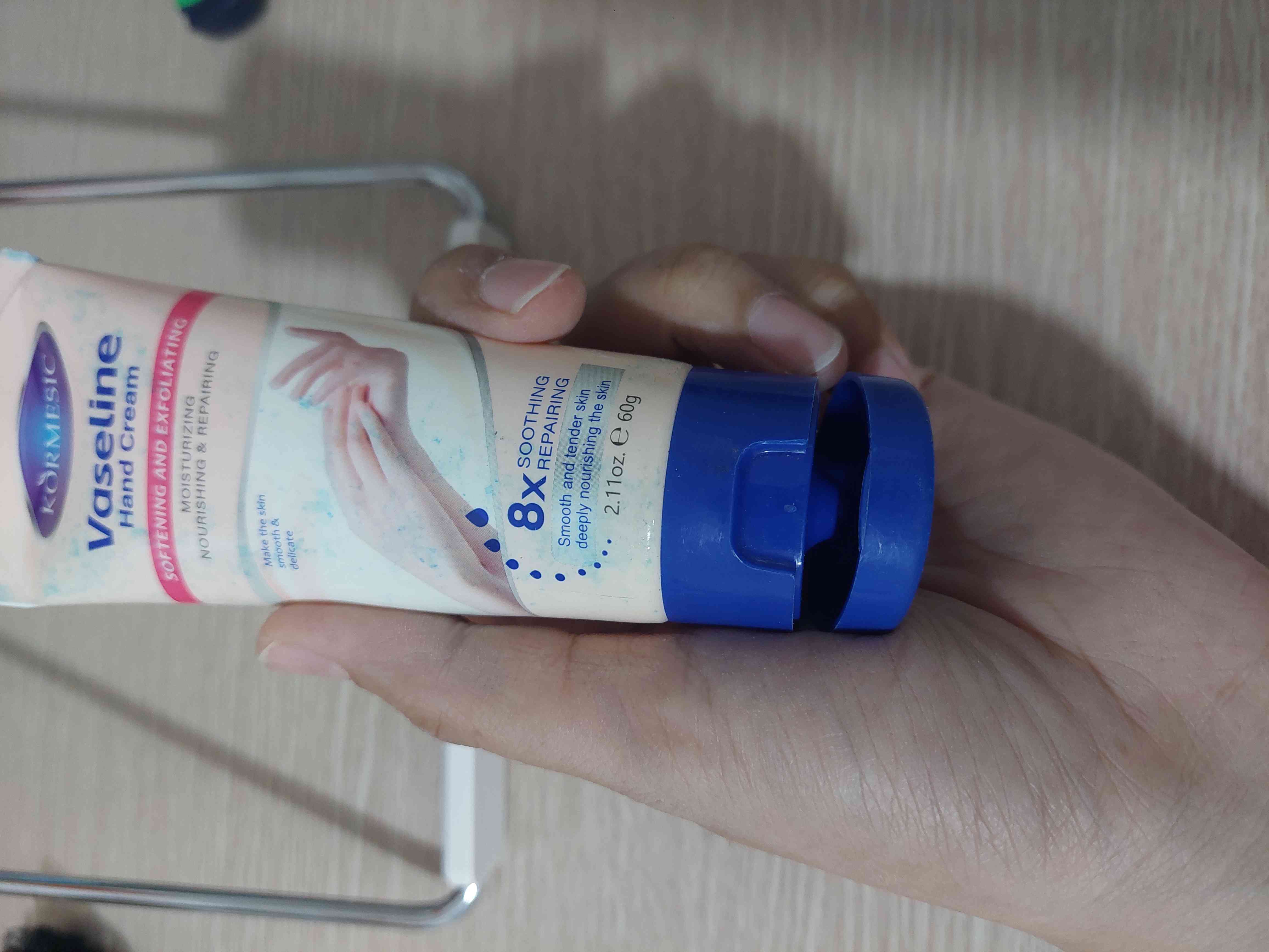 Kem Dưỡng Da Tay Vaseline 60g – Dưỡng Ẩm, Làm Trắng Da, Giúp Da Mịn Màng và Không Nứt Nẻ, Phù Hợp Mọi Loại Da