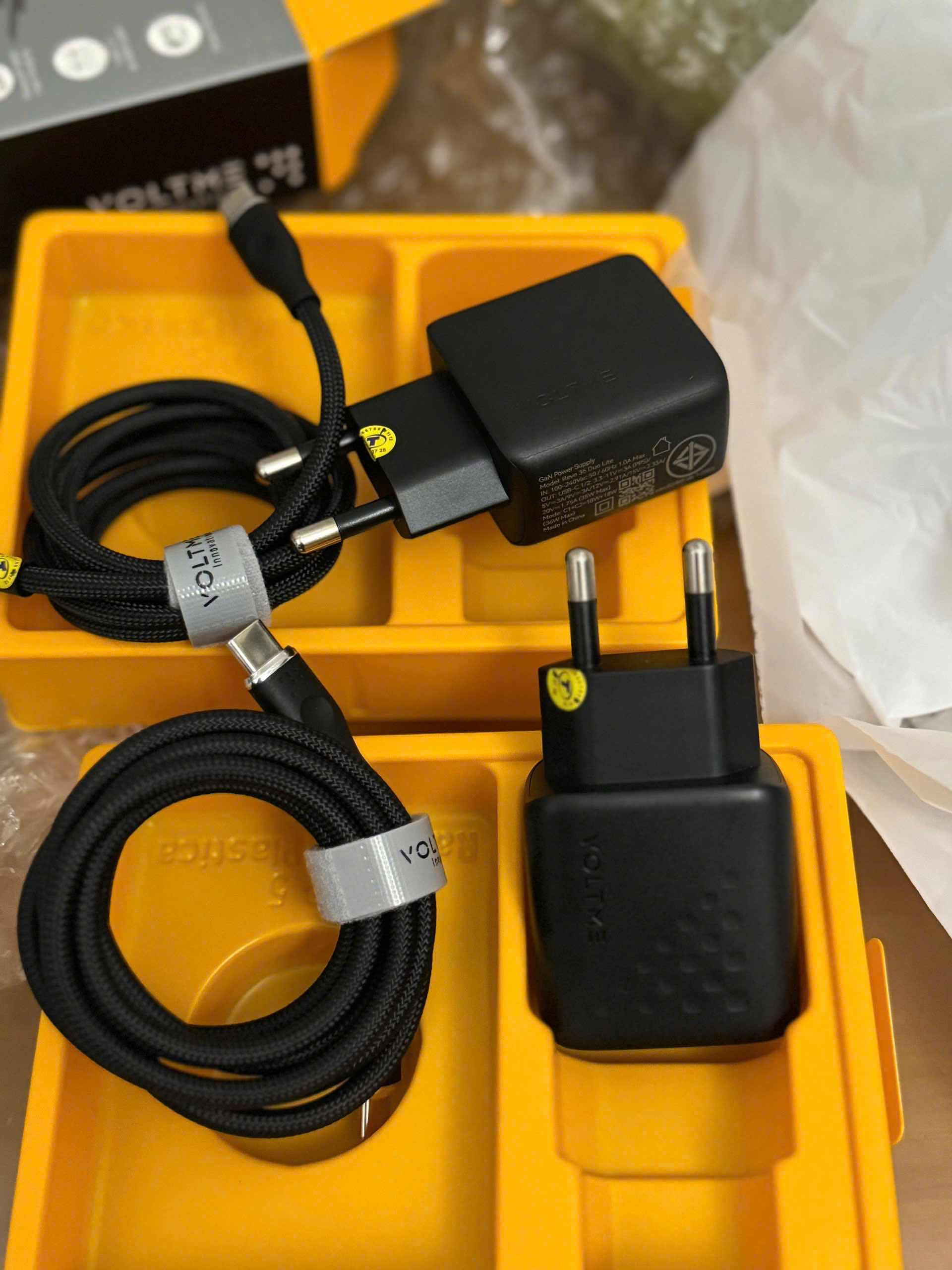 Bộ sạc nhanh 35w hãng Voltme kèm cáp C to C, Tương thích ip15 seri trở lên và các dòng android chân type-C