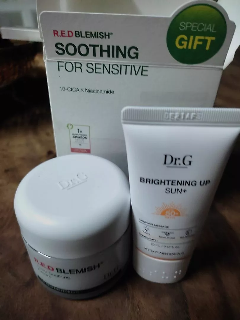 Combo Kem Dưỡng Dr.G R.E.D Blemish Clear Soothing Cream 70ml + Kem Chống Nắng Brightening Up Sun+ SPF50+ - Chăm Sóc Da Nhạy Cảm