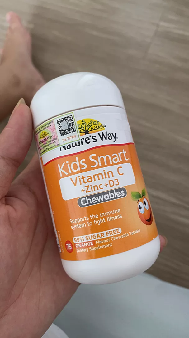 Viên Nhai Bổ Sung Vitamin C + Kẽm + D3 Nature's Way Cho Bé - Hỗ Trợ Tăng Cường Sức Khỏe Và Đề Kháng, Hương Vị Cam Ngon, Dành Cho Trẻ Từ 2 Tuổi