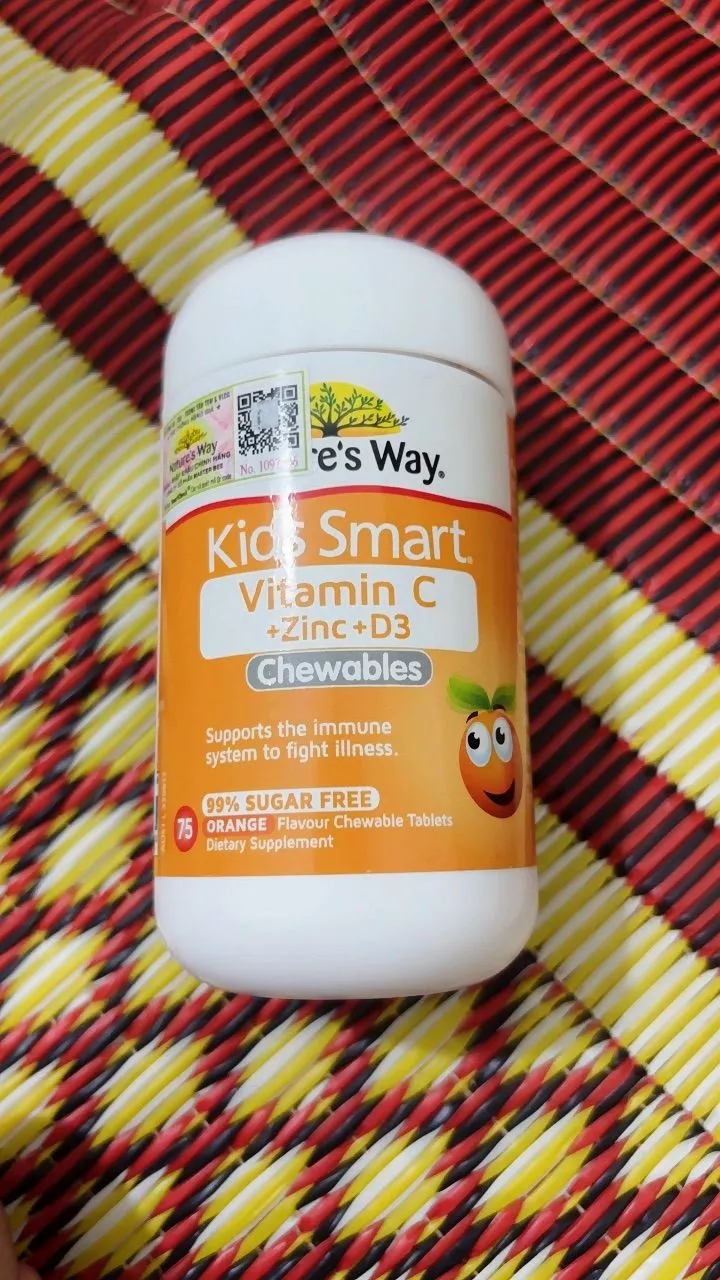 Viên Nhai Bổ Sung Vitamin C + Kẽm + D3 Nature's Way Cho Bé - Hỗ Trợ Tăng Cường Sức Khỏe Và Đề Kháng, Hương Vị Cam Ngon, Dành Cho Trẻ Từ 2 Tuổi