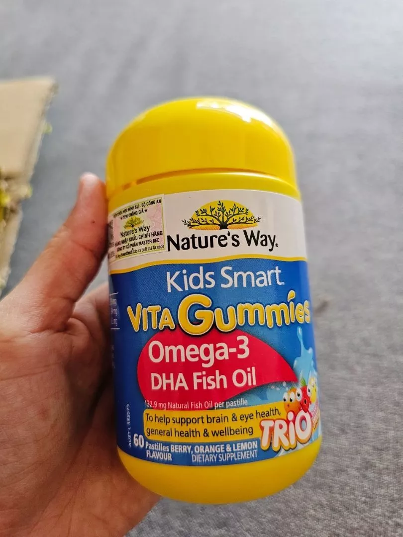 Kẹo dẻo Nature's Way Kids Smart Vita Gummies Omega-3 DHA - Bổ sung dầu cá tự nhiên cho sức khỏe não bộ và thị lực trẻ em, 60 viên
