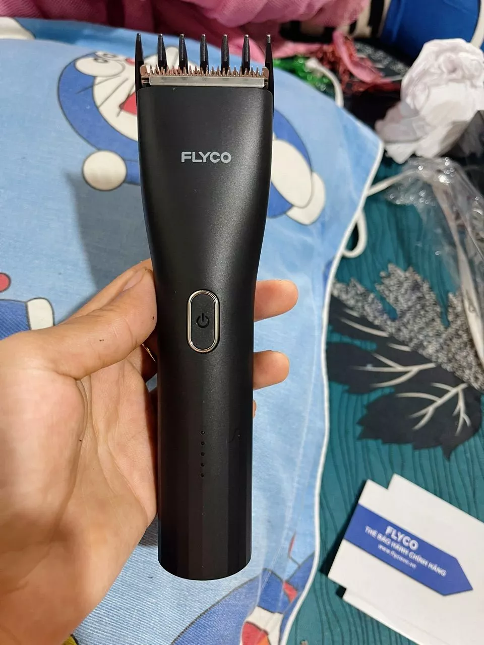 Tông Đơ Cắt Tóc Flyco FC1902VN - Pin Sạc Tiện Dụng, Thiết Kế Nhỏ Gọn, Dễ Dàng Sử Dụng Cho Bé và Gia Đình
