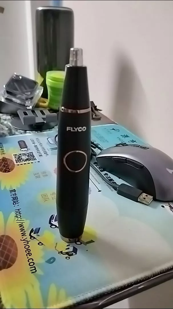 Máy Tỉa Lông Mũi Flyco FS5600VN - Thiết Kế Nhỏ Gọn, 3 Lưỡi Sắc Bén, Chống Nước IPX7, Sử Dụng 60 Phút, Đèn Phát Sáng Tiện Lợi