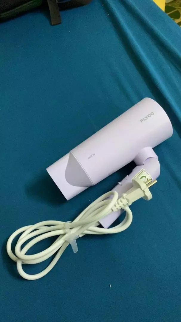 Máy Sấy Tóc Flyco FH6277VN 1800W - Gập Gọn, 3 Chế Độ Nhiệt, 2 Tốc Độ Gió, Sấy Nhanh, Duy Trì Độ Bóng Mượt Tóc