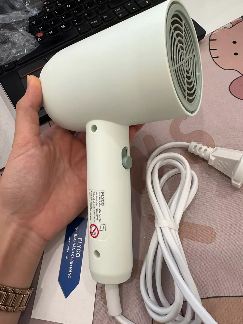 Máy sấy tóc Flyco FH1622VN - Công suất 1800W, 3 chế độ nhiệt, chế độ gió mát, bảo vệ và giữ ẩm cho tóc, sấy khô nhanh chóng tại nhà