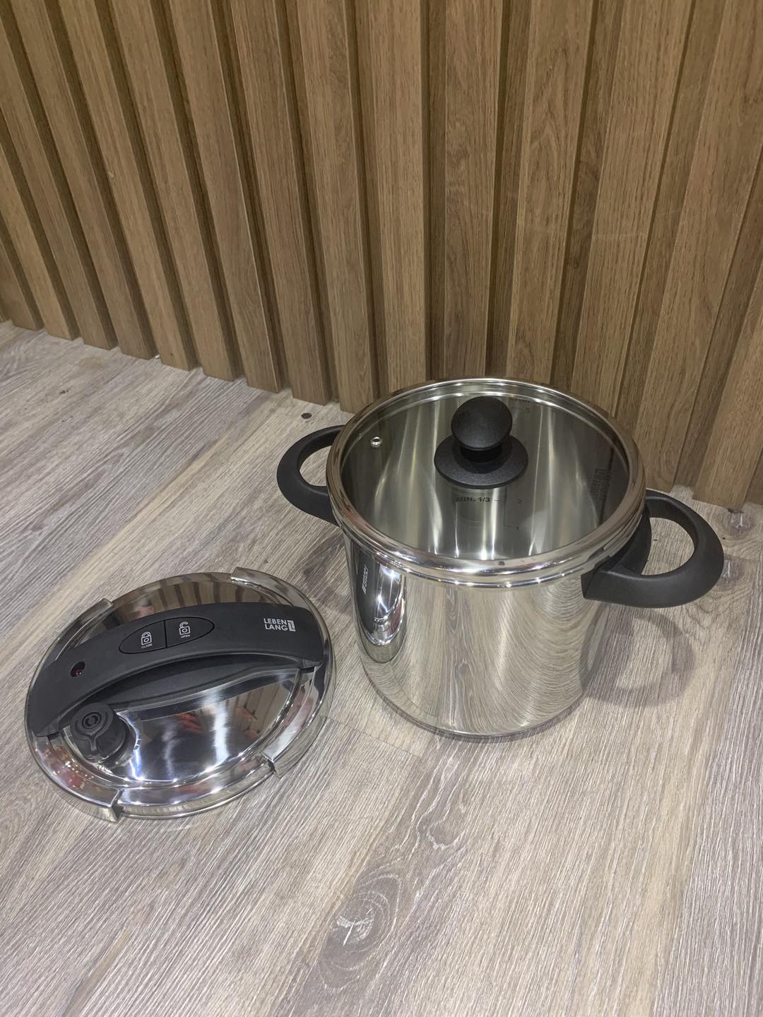 Nồi Áp Suất Lebenlang LBL0909 5.5L - Chất Liệu Inox Cao Cấp, Tương Thích Mọi Loại Bếp, Nấu Nhanh Tiết Kiệm Thời Gian