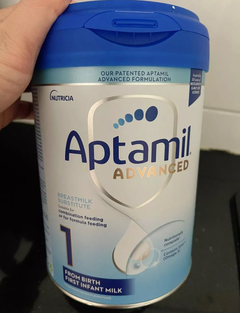 Sữa Aptamil Advanced 1 800g - Sữa công thức cho bé 0-6 tháng tuổi, hỗ trợ phát triển trí não và toàn diện, hàng nhập khẩu từ Anh.