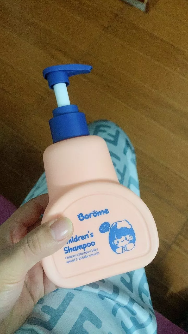 Dầu Gội Đầu Trẻ Em Borome 335ml - Không Gây Cay Mắt, Chiết Xuất Hoa Cúc, Dưỡng Tóc Mềm Mượt Cho Trẻ 3-15 Tuổi