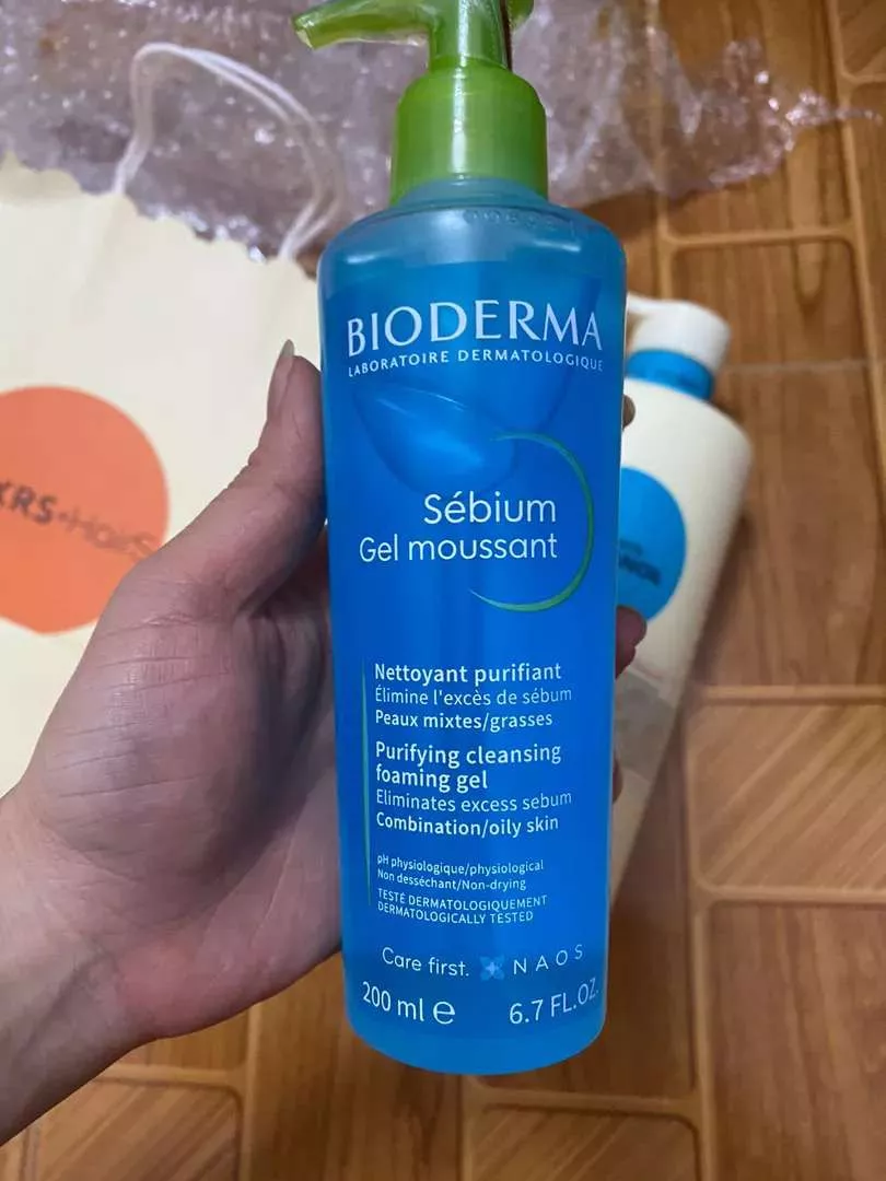 Sữa Rửa Mặt Bioderma Sebium Foaming Gel 200ml - Gel Tạo Bọt Kiềm Dầu, Ngừa Mụn Cho Da Dầu, Hỗ Trợ Làm Sạch Sâu, Duy Trì Độ Ẩm