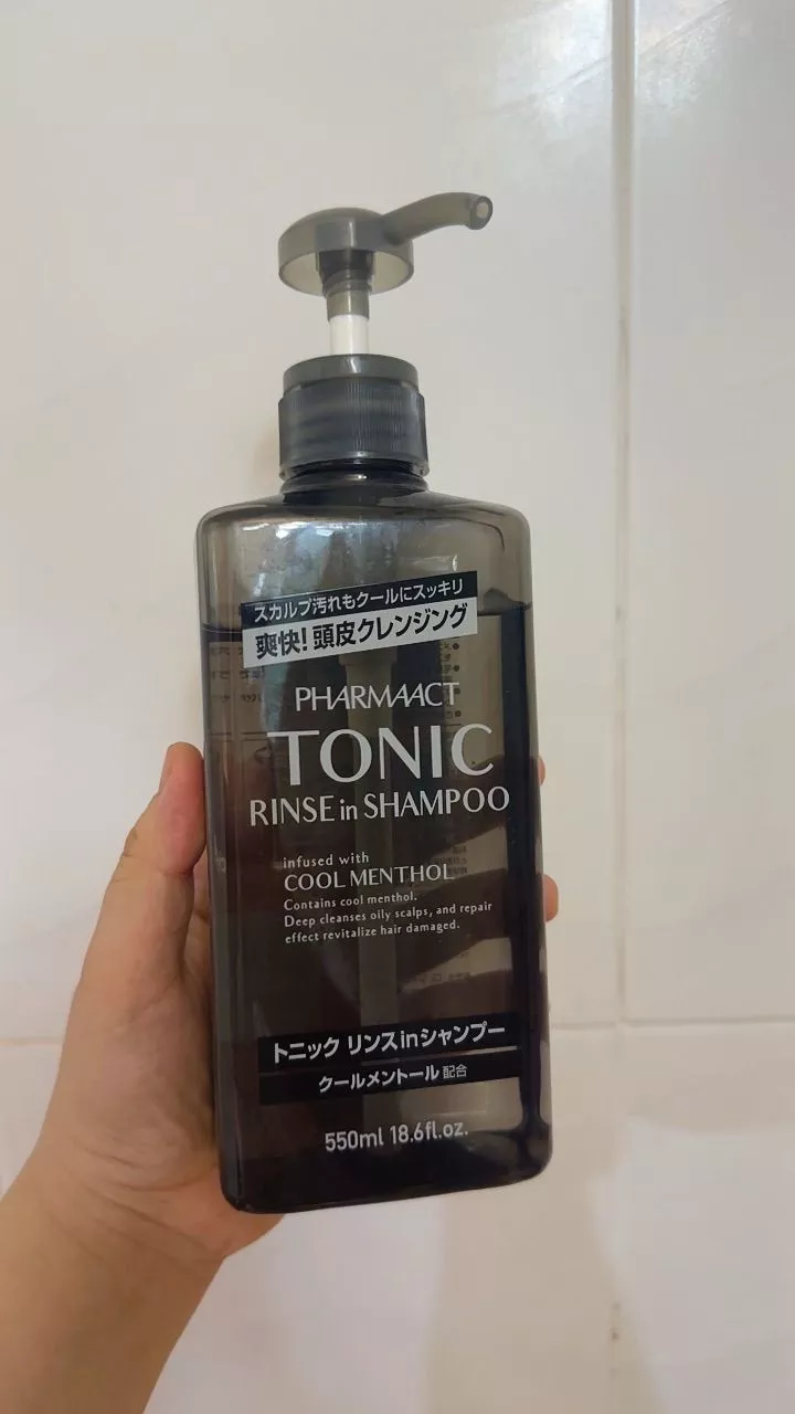 Dầu Gội Tonic Pharmaact 550ml Dành Cho Nam - Ngăn Ngừa Gàu, Cung Cấp Độ Ẩm, Hương Thơm Nam Tính, Tóc Khỏe Đẹp Tự Nhiên