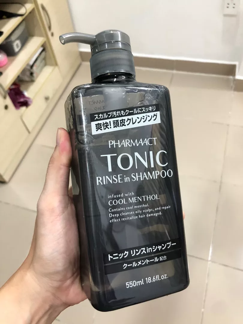Dầu Gội Tonic Pharmaact 550ml Dành Cho Nam - Ngăn Ngừa Gàu, Cung Cấp Độ Ẩm, Hương Thơm Nam Tính, Tóc Khỏe Đẹp Tự Nhiên