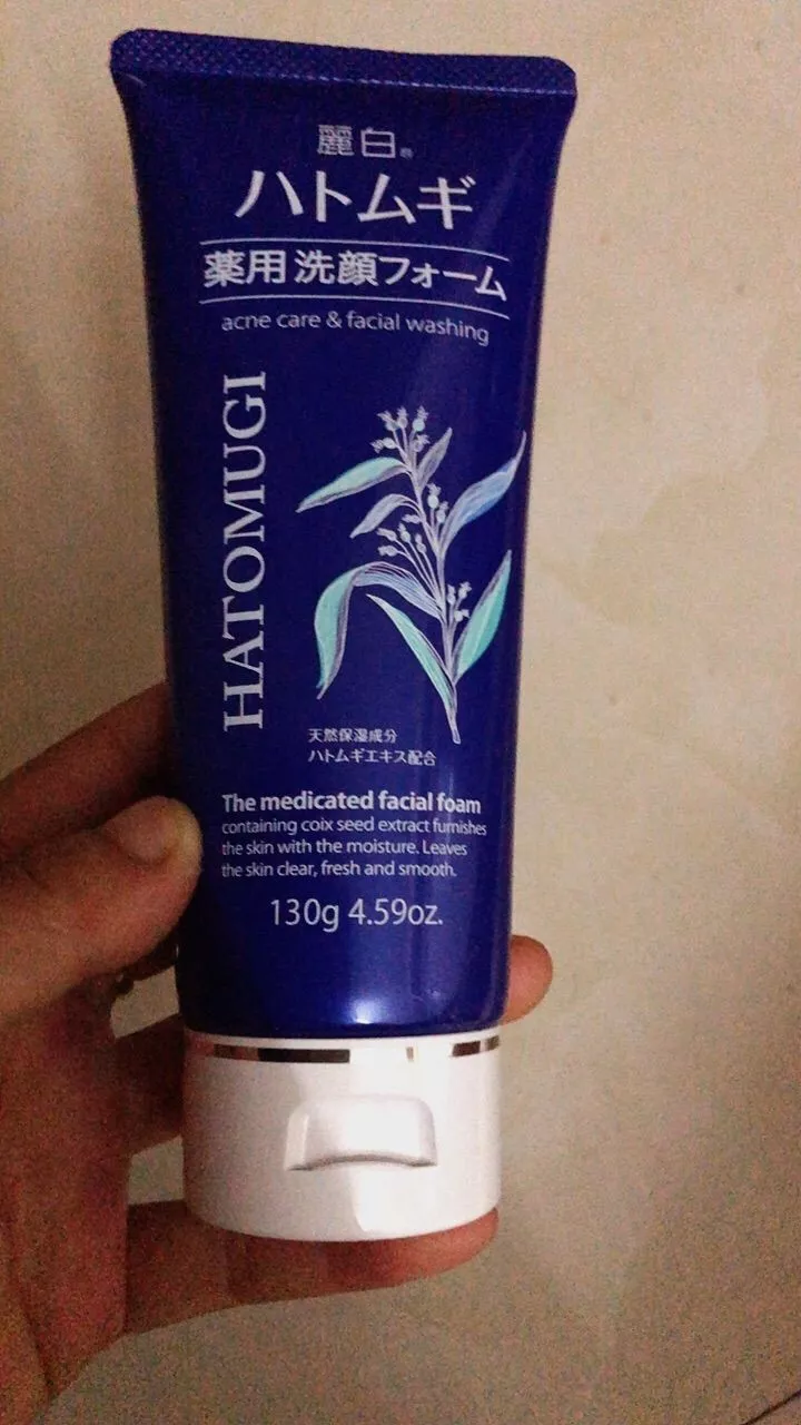 Sữa Rửa Mặt Hatomugi The Medicated Facial Foam 130g - Ngừa Mụn, Cấp Ẩm, Dành Cho Da Dầu - Chiết Xuất Hạt Ý Dĩ Từ Nhật Bản