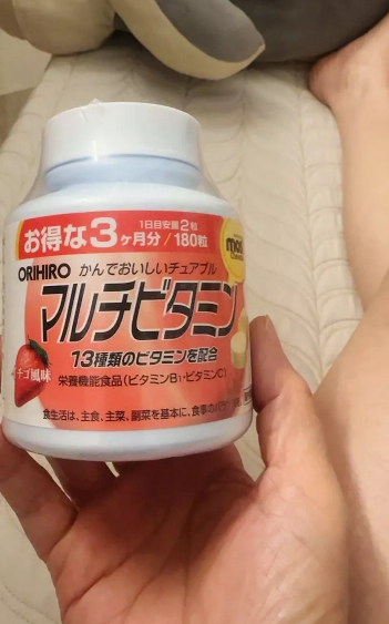 Viên Nhai Vitamin Tổng Hợp Vị Dâu Orihiro - Hỗ Trợ Tăng Đề Kháng, Bổ Sung Dưỡng Chất Khỏe Mạnh, Hộp 180 Viên Nhật Bản